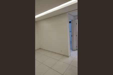 Sala de apartamento para alugar com 2 quartos, 45m² em São João, Betim