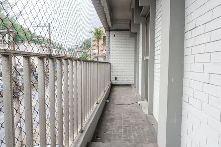 Apartamento para alugar com 170m², 2 quartos e 2 vagas Apartamento para alugar com 170m², 2 quartos e 2 vagasVaranda