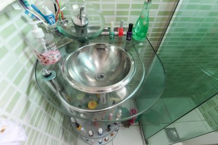 Apartamento à venda com 56m², 2 quartos e 1 vaga Apartamento à venda com 56m², 2 quartos e 1 vagaBanheiro