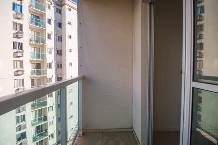 Apartamento à venda com 58m², 2 quartos e 1 vaga Apartamento à venda com 58m², 2 quartos e 1 vagaSala Varanda