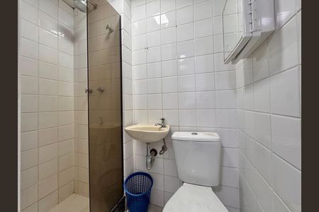 Apartamento para alugar com 172m², 4 quartos e 2 vagas Apartamento para alugar com 172m², 4 quartos e 2 vagasCozinha e Área de Serviço - Quarto