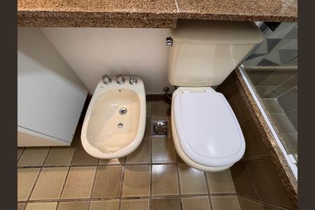 Apartamento para alugar com 172m², 4 quartos e 2 vagas Apartamento para alugar com 172m², 4 quartos e 2 vagasSuíte 1 - Banheiro