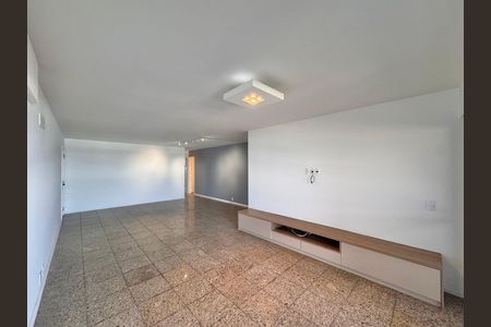 Apartamento para alugar com 172m², 4 quartos e 2 vagas Apartamento para alugar com 172m², 4 quartos e 2 vagasSala