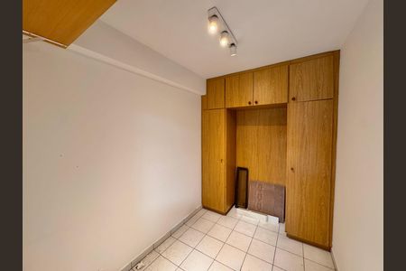 Apartamento para alugar com 172m², 4 quartos e 2 vagas Apartamento para alugar com 172m², 4 quartos e 2 vagasCozinha e Área de Serviço - Quarto