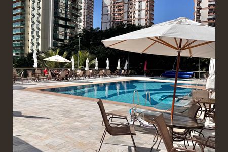 Apartamento para alugar com 172m², 4 quartos e 2 vagas Apartamento para alugar com 172m², 4 quartos e 2 vagasÁrea comum