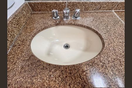 Apartamento para alugar com 172m², 4 quartos e 2 vagas Apartamento para alugar com 172m², 4 quartos e 2 vagasBanheiro Social