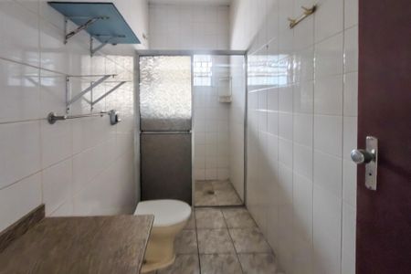 Casa para alugar com 56m², 1 quarto e 1 vaga Casa para alugar com 56m², 1 quarto e 1 vagaBanheiro