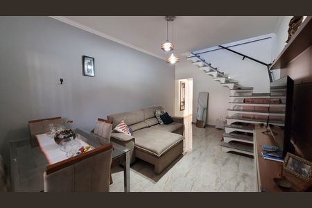 Sala de casa para alugar com 3 quartos, 170m² em Vila Gepina, Itaquaquecetuba
