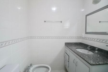Banheiro Social de apartamento para alugar com 3 quartos, 104m² em Balneario Cidade Atlantica, Guarujá