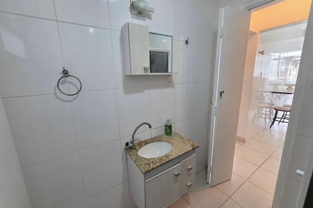 Banheiro de apartamento para alugar com 1 quarto, 50m² em Boqueirão, Praia Grande