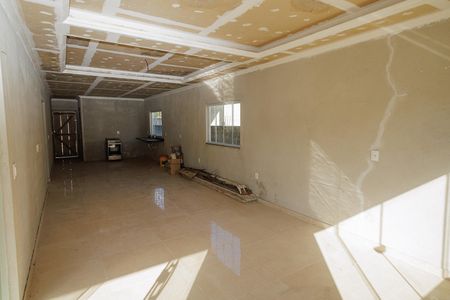 Sala de casa de condomínio para alugar com 2 quartos, 90m² em Guaratiba, Rio de Janeiro
