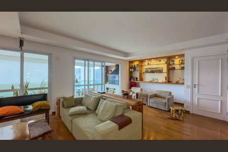 Apartamento à venda com 130m², 3 quartos e 3 vagas Apartamento à venda com 130m², 3 quartos e 3 vagasSala
