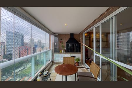 Apartamento à venda com 130m², 3 quartos e 3 vagas Apartamento à venda com 130m², 3 quartos e 3 vagasSacada