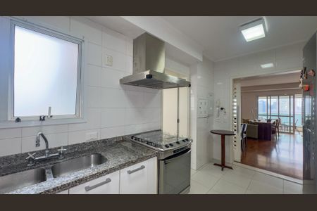 Apartamento à venda com 130m², 3 quartos e 3 vagas Apartamento à venda com 130m², 3 quartos e 3 vagasCozinha