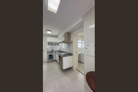 Apartamento à venda com 130m², 3 quartos e 3 vagas Apartamento à venda com 130m², 3 quartos e 3 vagasCozinha