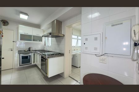 Apartamento à venda com 130m², 3 quartos e 3 vagas Apartamento à venda com 130m², 3 quartos e 3 vagasCozinha
