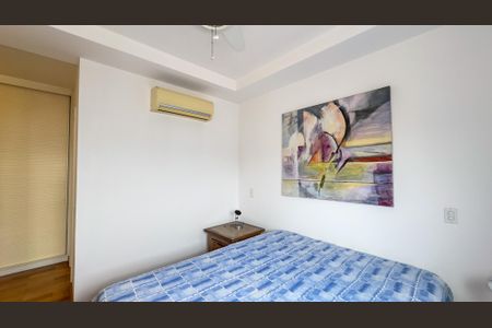Apartamento à venda com 130m², 3 quartos e 3 vagas Apartamento à venda com 130m², 3 quartos e 3 vagasQuarto Suíte