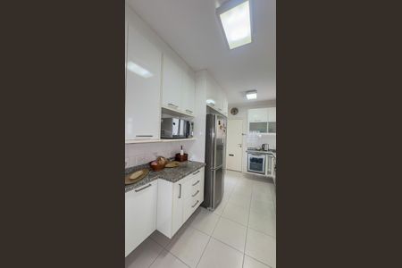 Apartamento à venda com 130m², 3 quartos e 3 vagas Apartamento à venda com 130m², 3 quartos e 3 vagasCozinha