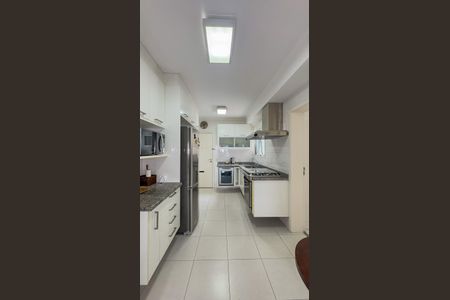 Apartamento à venda com 130m², 3 quartos e 3 vagas Apartamento à venda com 130m², 3 quartos e 3 vagasCozinha