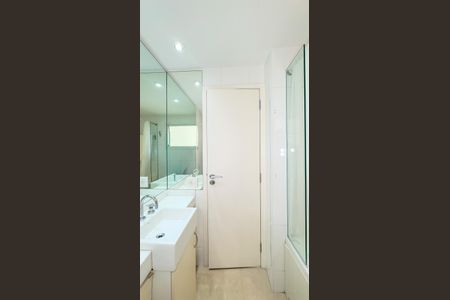 Apartamento à venda com 130m², 3 quartos e 3 vagas Apartamento à venda com 130m², 3 quartos e 3 vagasBanheiro da Suíte 1
