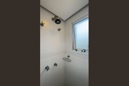 Apartamento à venda com 130m², 3 quartos e 3 vagas Apartamento à venda com 130m², 3 quartos e 3 vagasBanheiro da Suíte 2