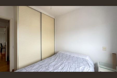 Apartamento à venda com 130m², 3 quartos e 3 vagas Apartamento à venda com 130m², 3 quartos e 3 vagasQuarto 2 - Suíte