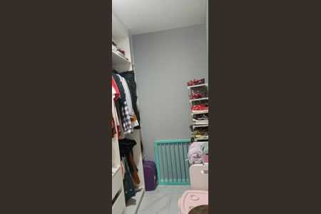 Casa à venda com 77m², 3 quartos e sem vaga Casa à venda com 77m², 3 quartos e sem vagaCloset