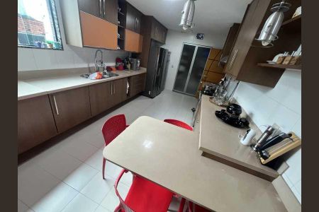 Apartamento à venda com 295m², 3 quartos e 6 vagas