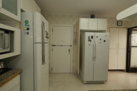 Apartamento à venda com 156m², 4 quartos e 2 vagasCozinha