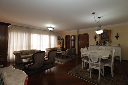 Apartamento à venda com 156m², 4 quartos e 2 vagasSala