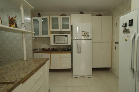 Apartamento à venda com 156m², 4 quartos e 2 vagasCozinha