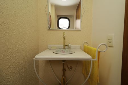 Apartamento à venda com 156m², 4 quartos e 2 vagasLavabo