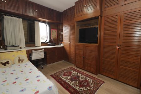Apartamento à venda com 156m², 4 quartos e 2 vagasQuarto 2