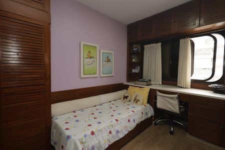 Apartamento à venda com 156m², 4 quartos e 2 vagasQuarto 2
