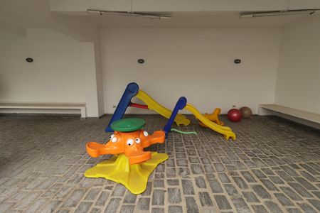 Apartamento à venda com 156m², 4 quartos e 2 vagasÁrea comum - Playground