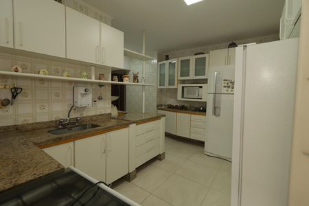 Apartamento à venda com 156m², 4 quartos e 2 vagasCozinha