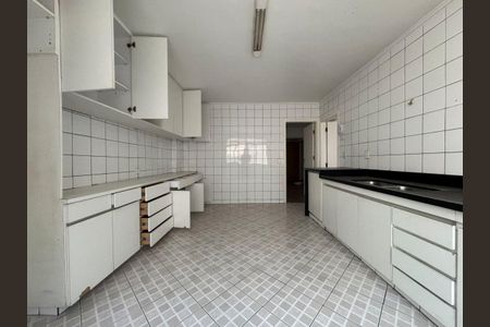 Apartamento à venda com 260m², 4 quartos e 2 vagas