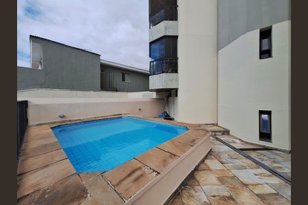 Apartamento à venda com 84m², 3 quartos e 2 vagas Apartamento à venda com 84m², 3 quartos e 2 vagasÁrea comum - Piscina