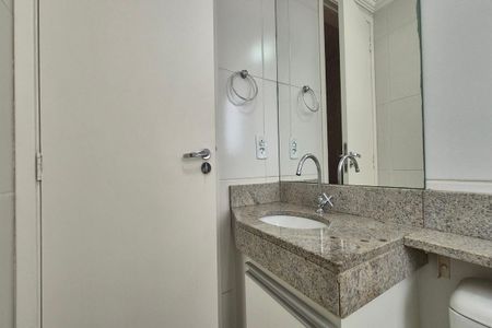 Apartamento para alugar com 52m², 2 quartos e 1 vaga Apartamento para alugar com 52m², 2 quartos e 1 vagaBanheiro da Suíte