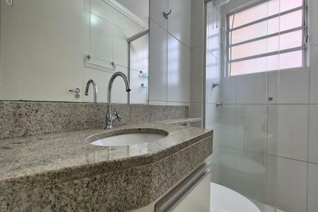 Apartamento para alugar com 52m², 2 quartos e 1 vaga Apartamento para alugar com 52m², 2 quartos e 1 vagaBanheiro da Suíte