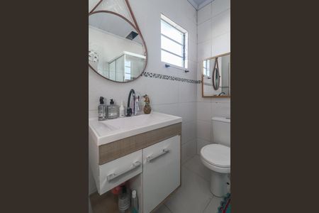 Casa à venda com 102m², 4 quartos e sem vagaBanheiro da Suíte