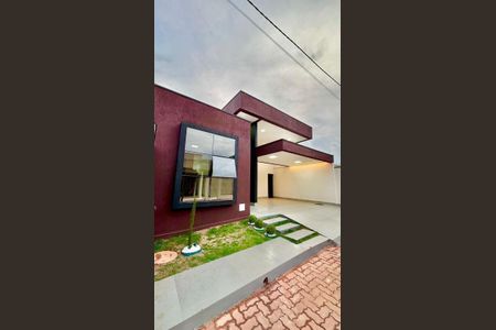 Foto 01 de casa de condomínio à venda com 3 quartos, 190m² em Colônia Agrícola Samambaia, Brasília