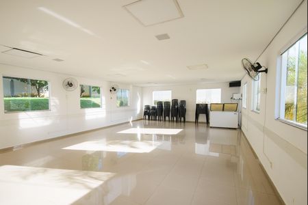 Apartamento para alugar com 46m², 2 quartos e 1 vaga Apartamento para alugar com 46m², 2 quartos e 1 vagaÁrea comum - Salão de festas