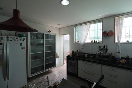 Casa à venda com 300m², 3 quartos e 4 vagasCozinha
