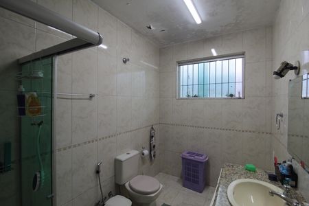 Casa à venda com 300m², 3 quartos e 4 vagasBanheiro Social