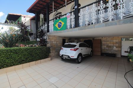 Casa à venda com 300m², 3 quartos e 4 vagasGaragem
