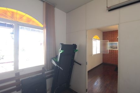Casa à venda com 300m², 3 quartos e 4 vagasEscritório