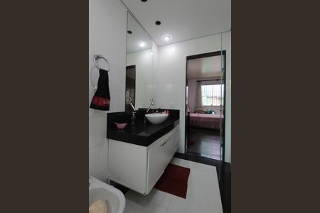 Casa à venda com 300m², 3 quartos e 4 vagasBanheiro da Suite