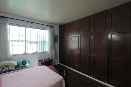 Casa à venda com 300m², 3 quartos e 4 vagasSuite