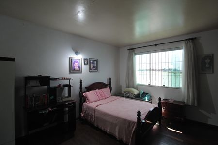 Casa à venda com 300m², 3 quartos e 4 vagasSuite